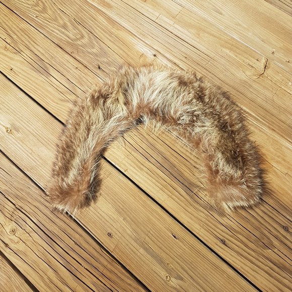 Elegant Faux Fur Scarf in Brown - Picture 3 of 7